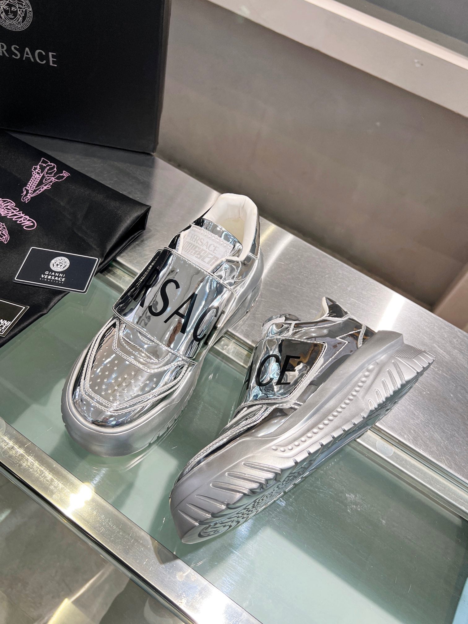LuxluxHouse Best Quality Shoes Versace
