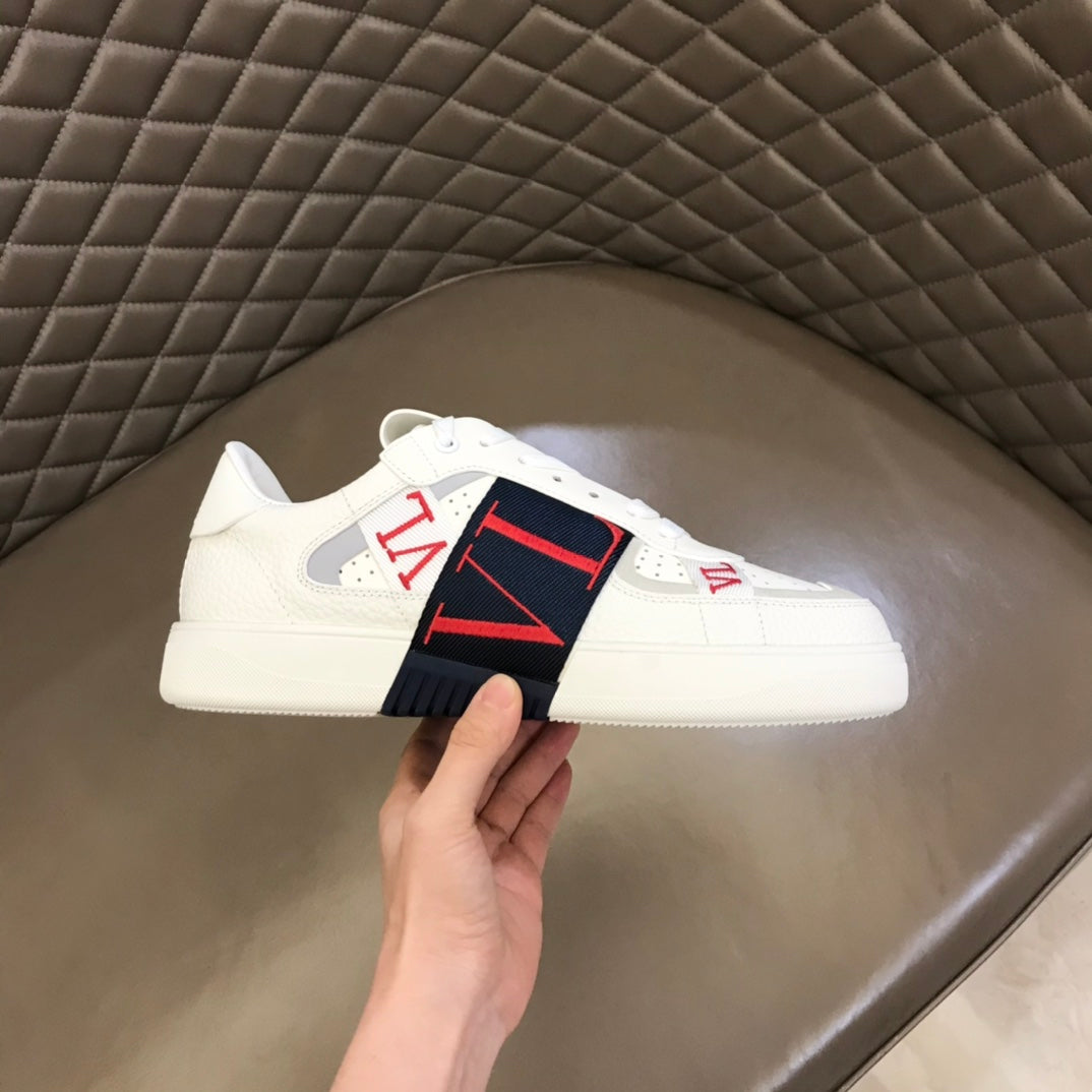 LuxluxHouse Best Quality Shoes Valentino