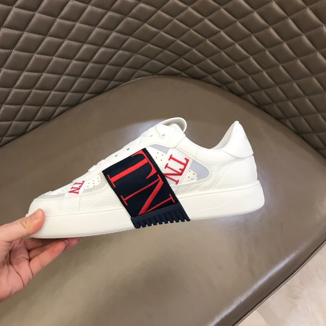 LuxluxHouse Best Quality Shoes Valentino