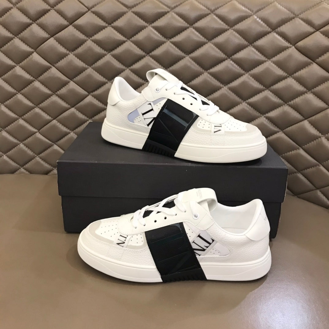 LuxluxHouse Best Quality Shoes Valentino