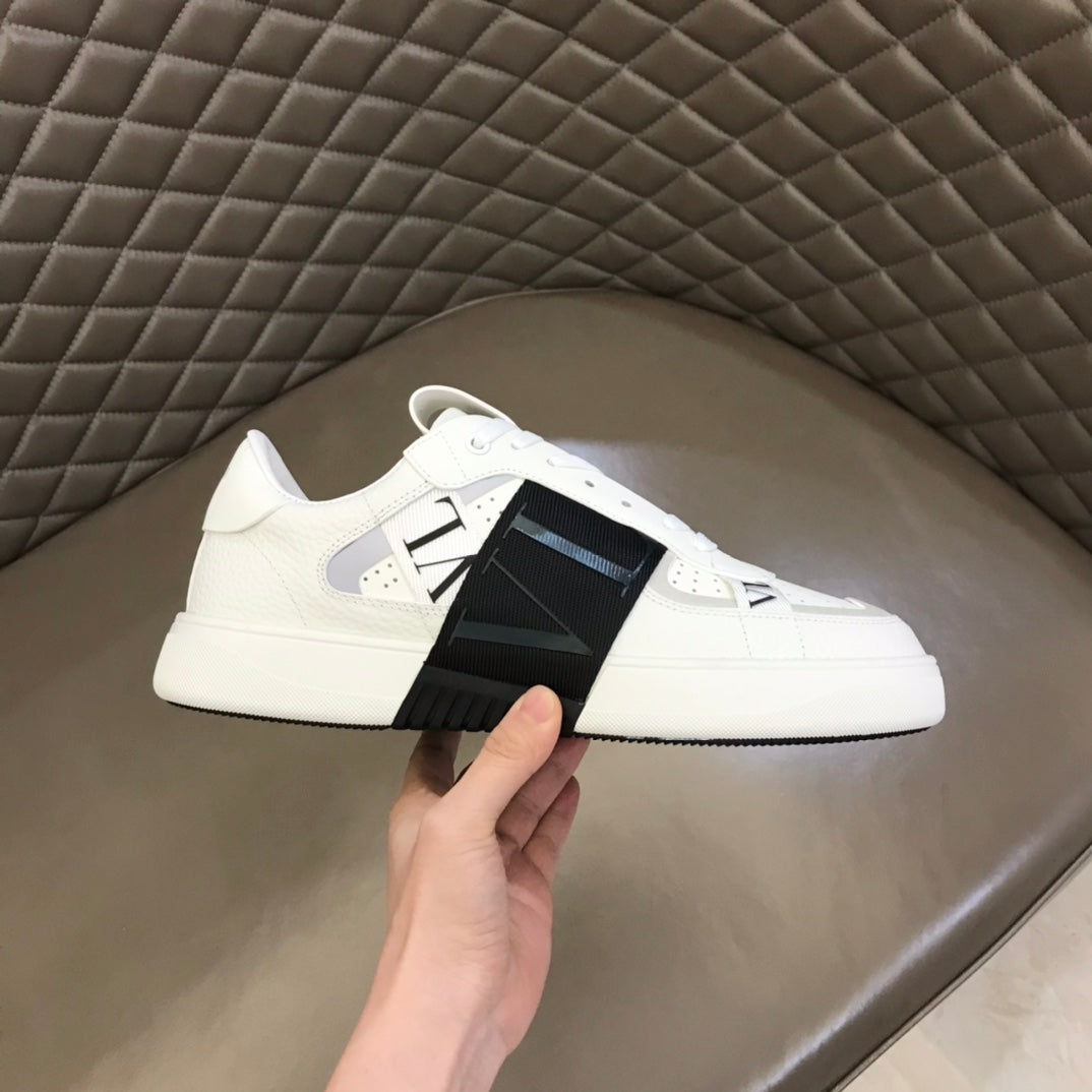 LuxluxHouse Best Quality Shoes Valentino