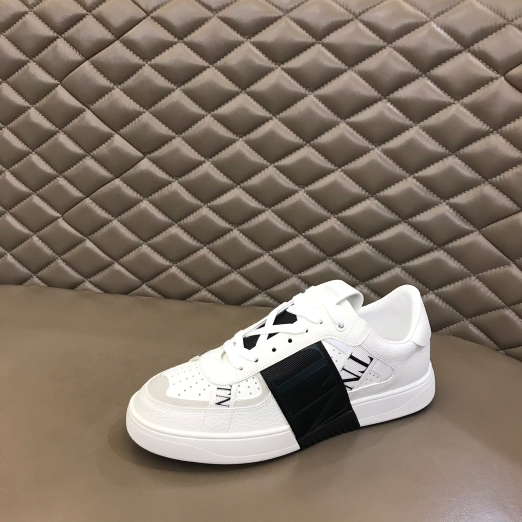 LuxluxHouse Best Quality Shoes Valentino