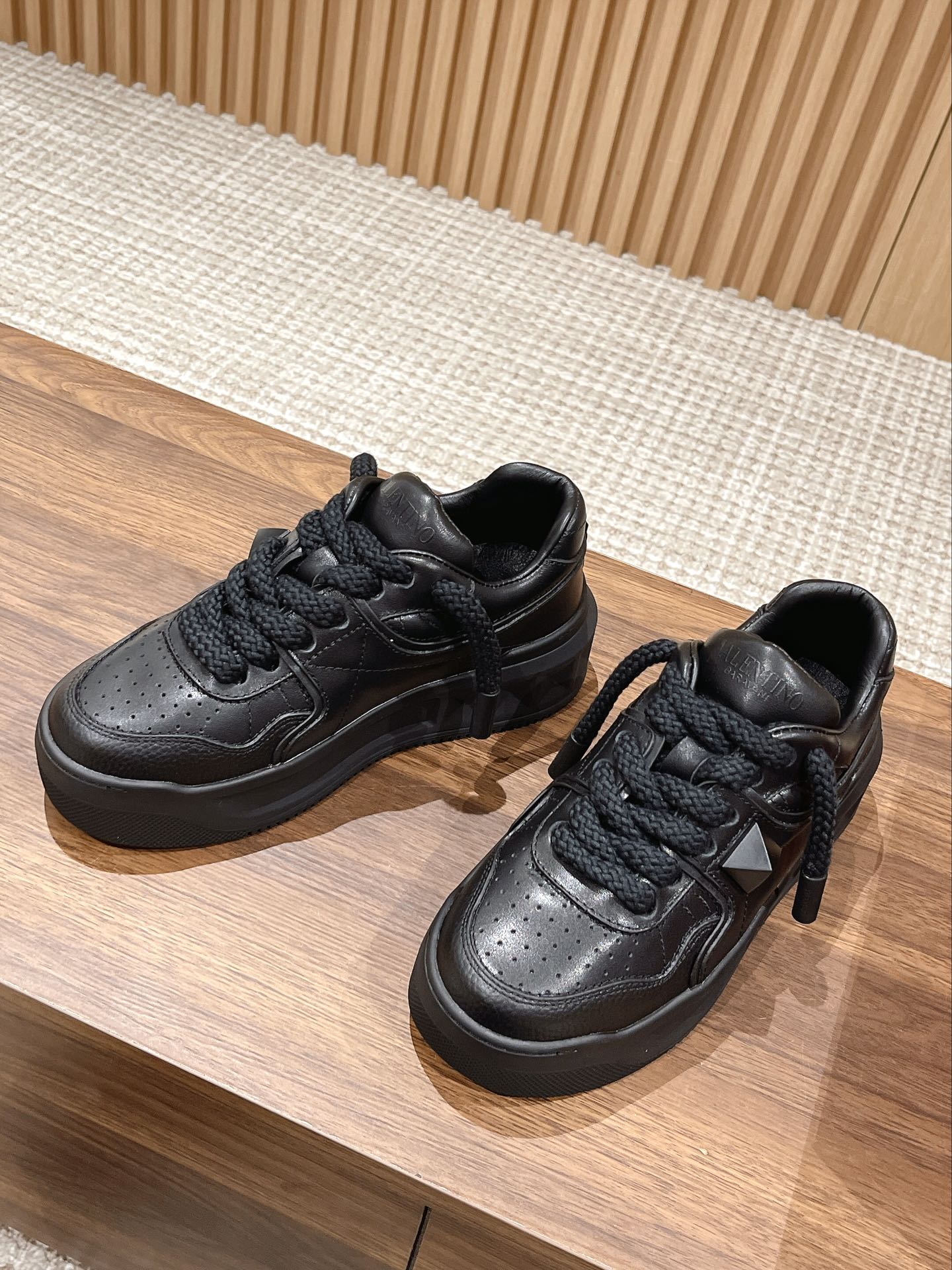 LuxluxHouse Best Quality Valentino Women Shoes