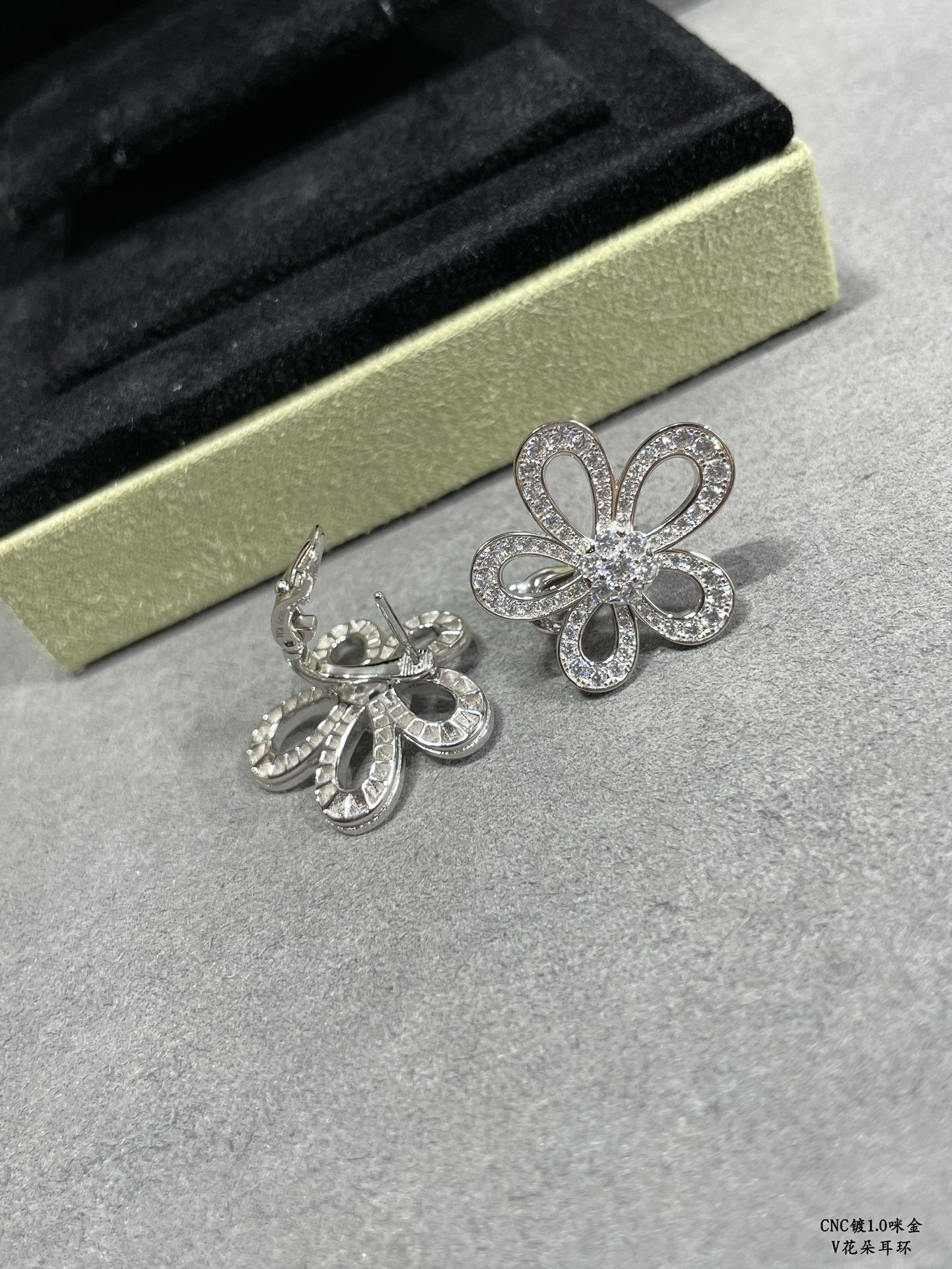 LuxluxHouse Best Quality Accessories Van Cleef & Arpels