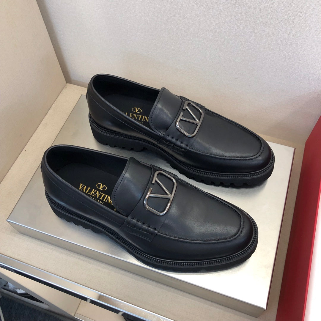 LuxluxHouse Best Quality Shoes Valentino