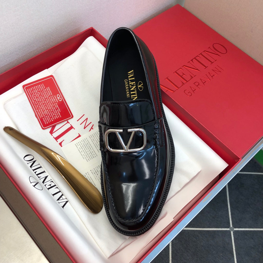 LuxluxHouse Best Quality Shoes Valentino