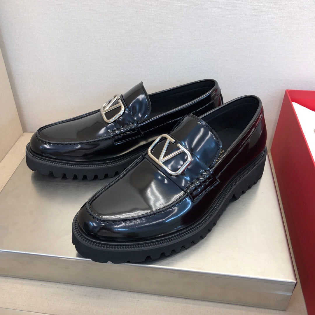 LuxluxHouse Best Quality Shoes Valentino