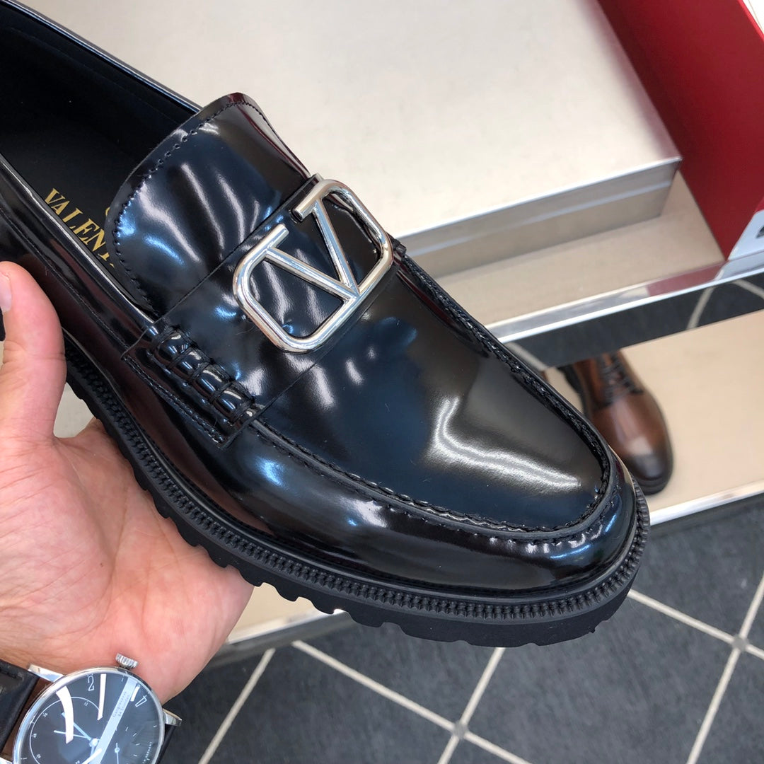 LuxluxHouse Best Quality Shoes Valentino