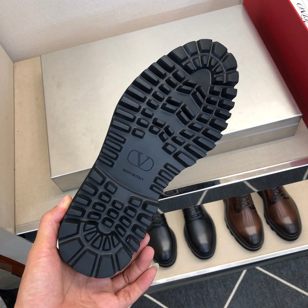 LuxluxHouse Best Quality Shoes Valentino