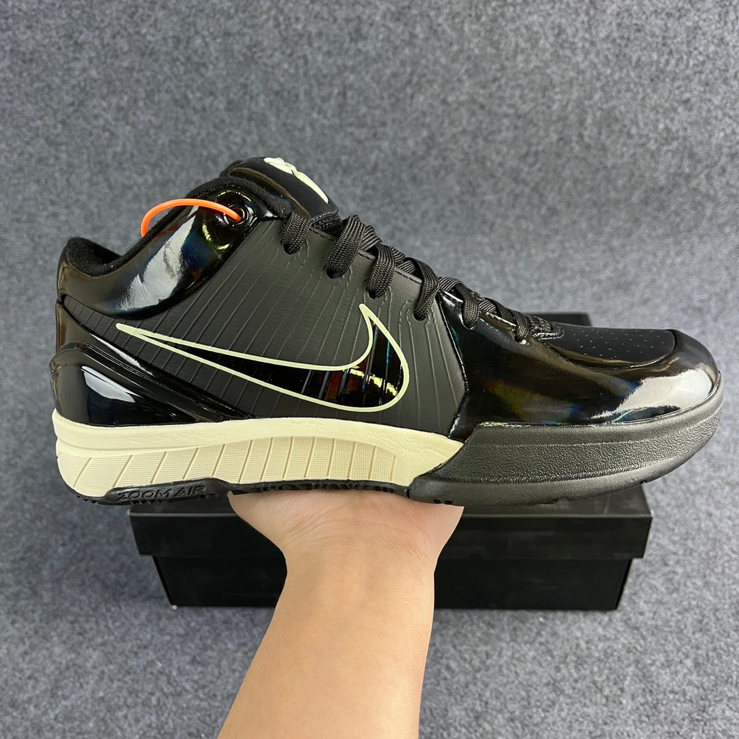 Max/WKB Batch-UNDEFEATED × Nike Zoom Kobe 4 Protro