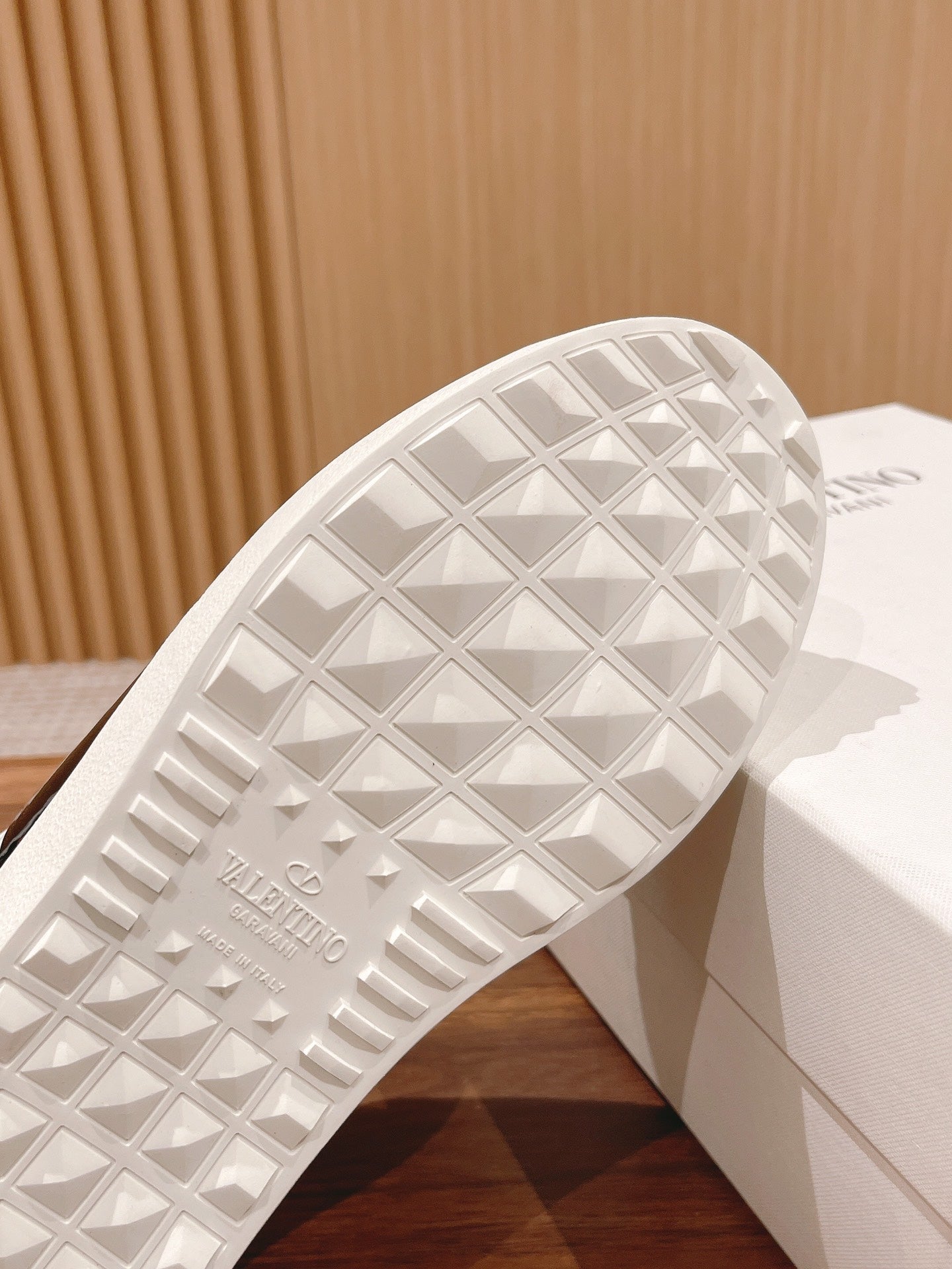 LuxluxHouse Best Quality Valentino Women Shoes