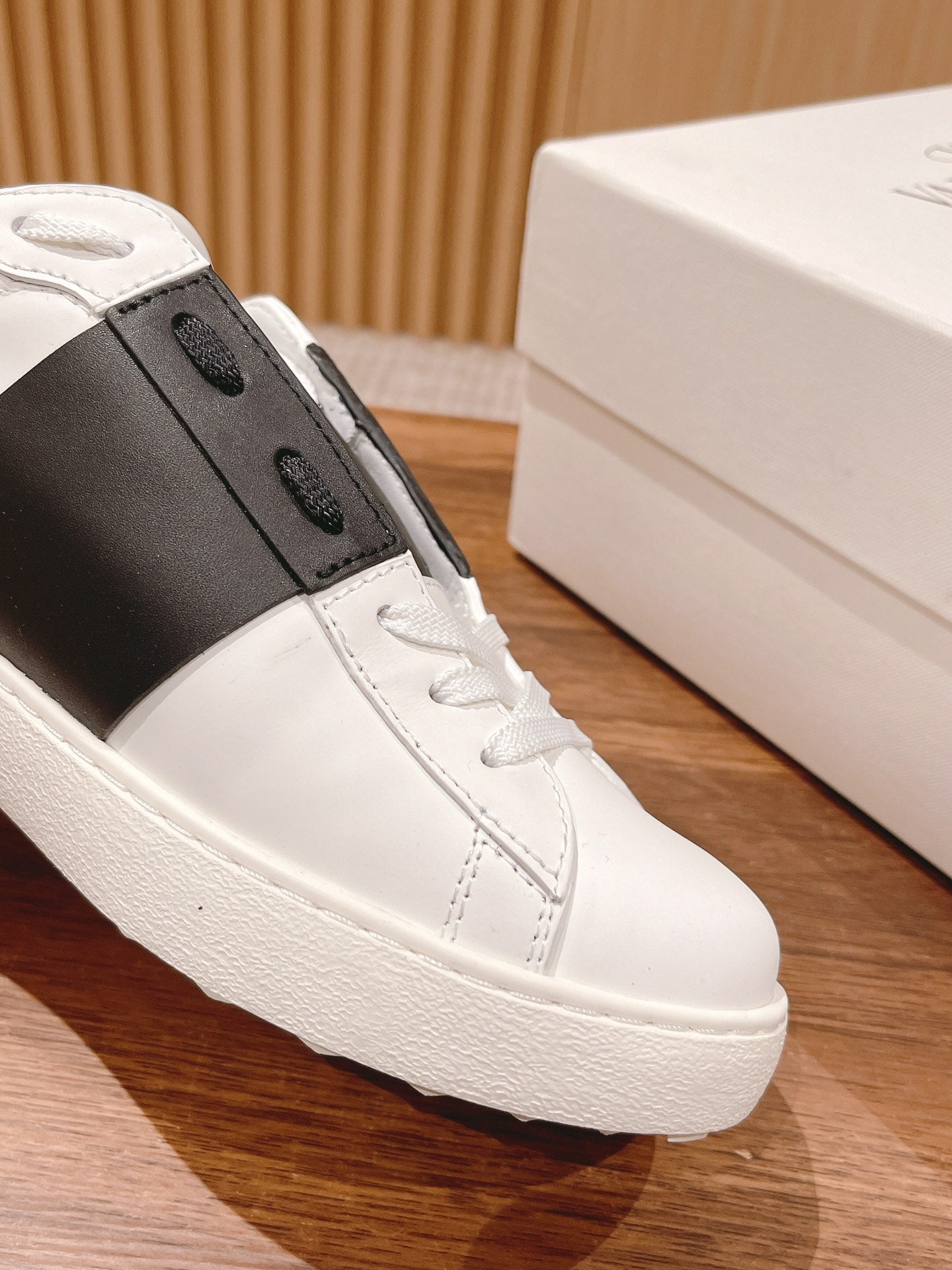 LuxluxHouse Best Quality Valentino Women Shoes