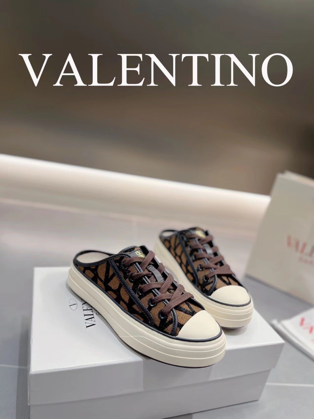 LuxluxHouse Best Quality Shoes Valentino