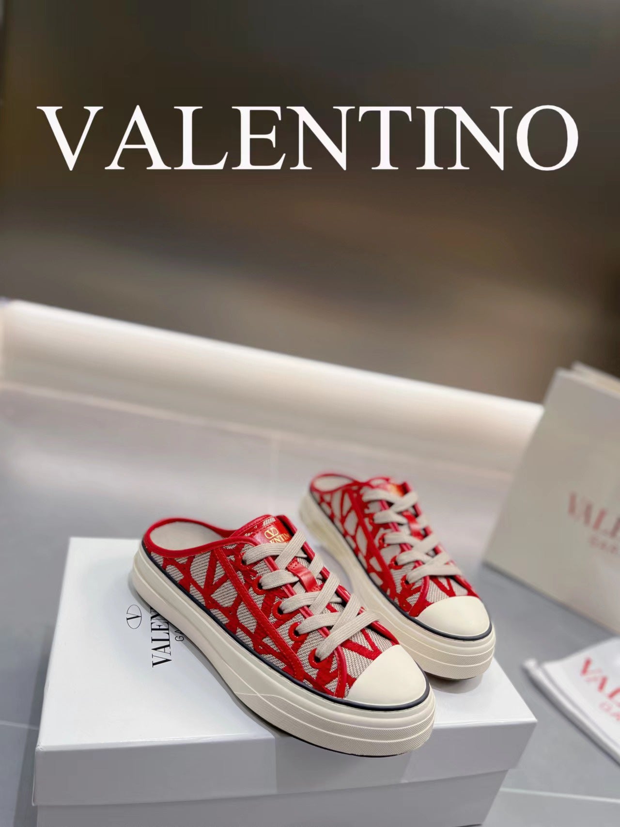 LuxluxHouse Best Quality Shoes Valentino