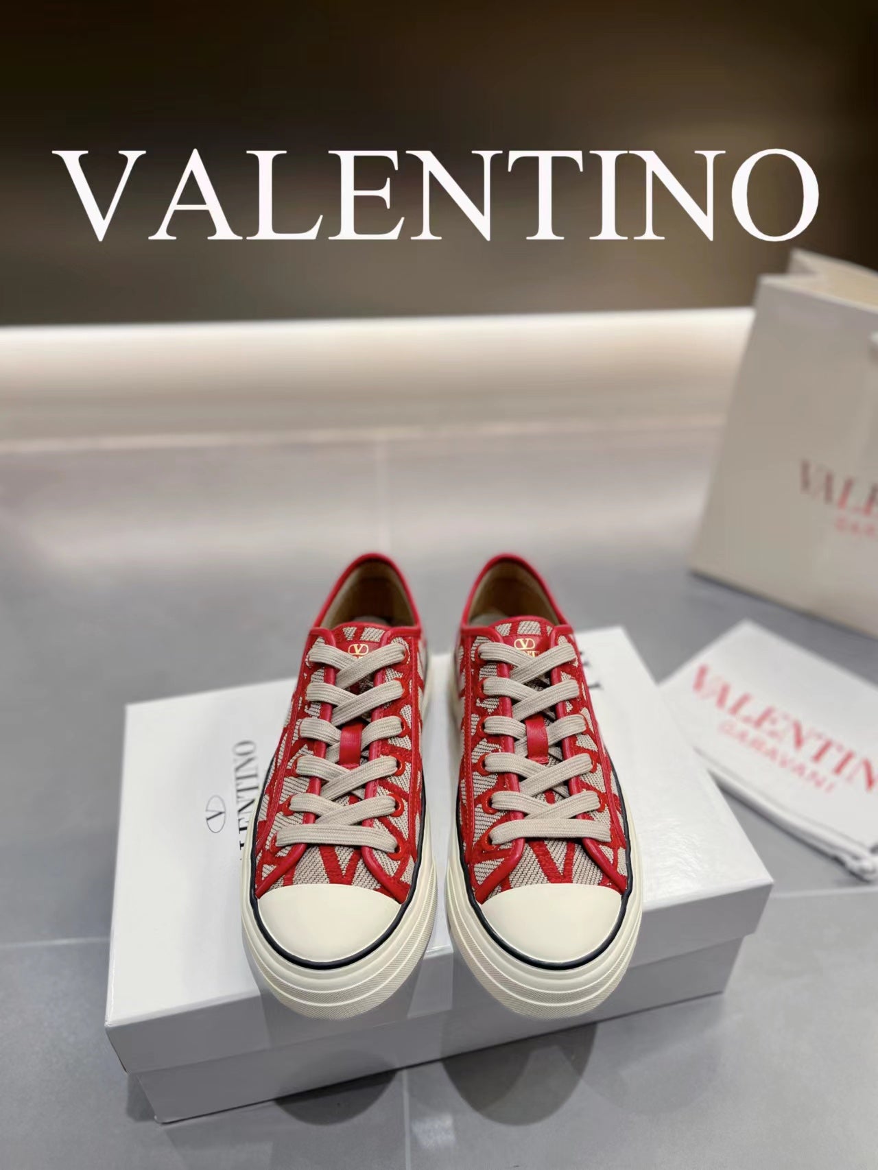 LuxluxHouse Best Quality Shoes Valentino