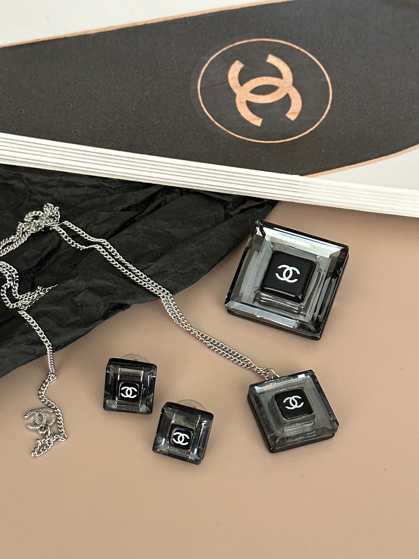 LuxluxHouse Low Price And High Quality Accessories Chanel