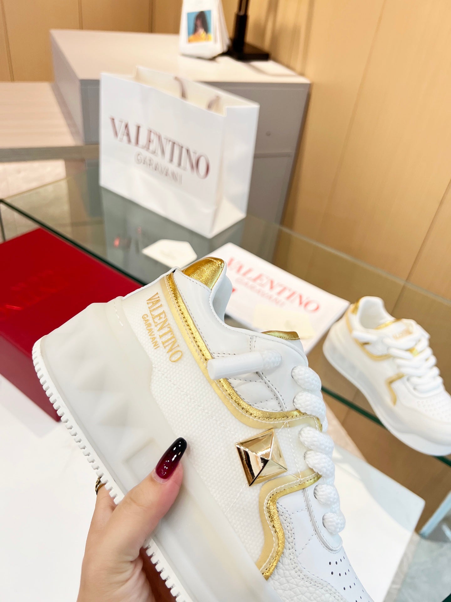 LuxluxHouse Best Quality Shoes Valentino