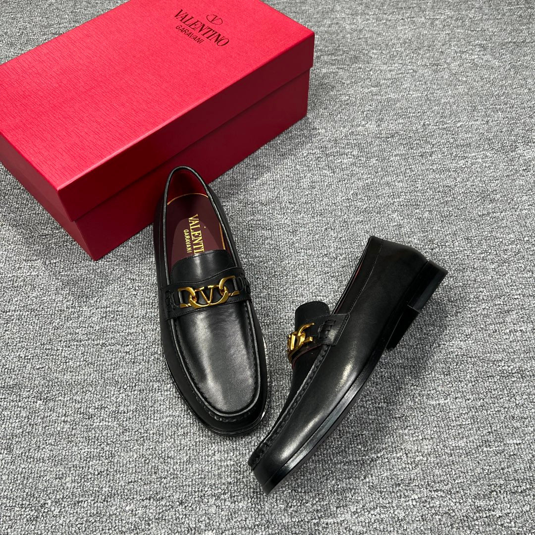 LuxluxHouse Best Quality Shoes Valentino