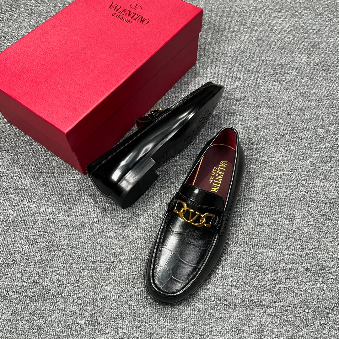 LuxluxHouse Best Quality Shoes Valentino