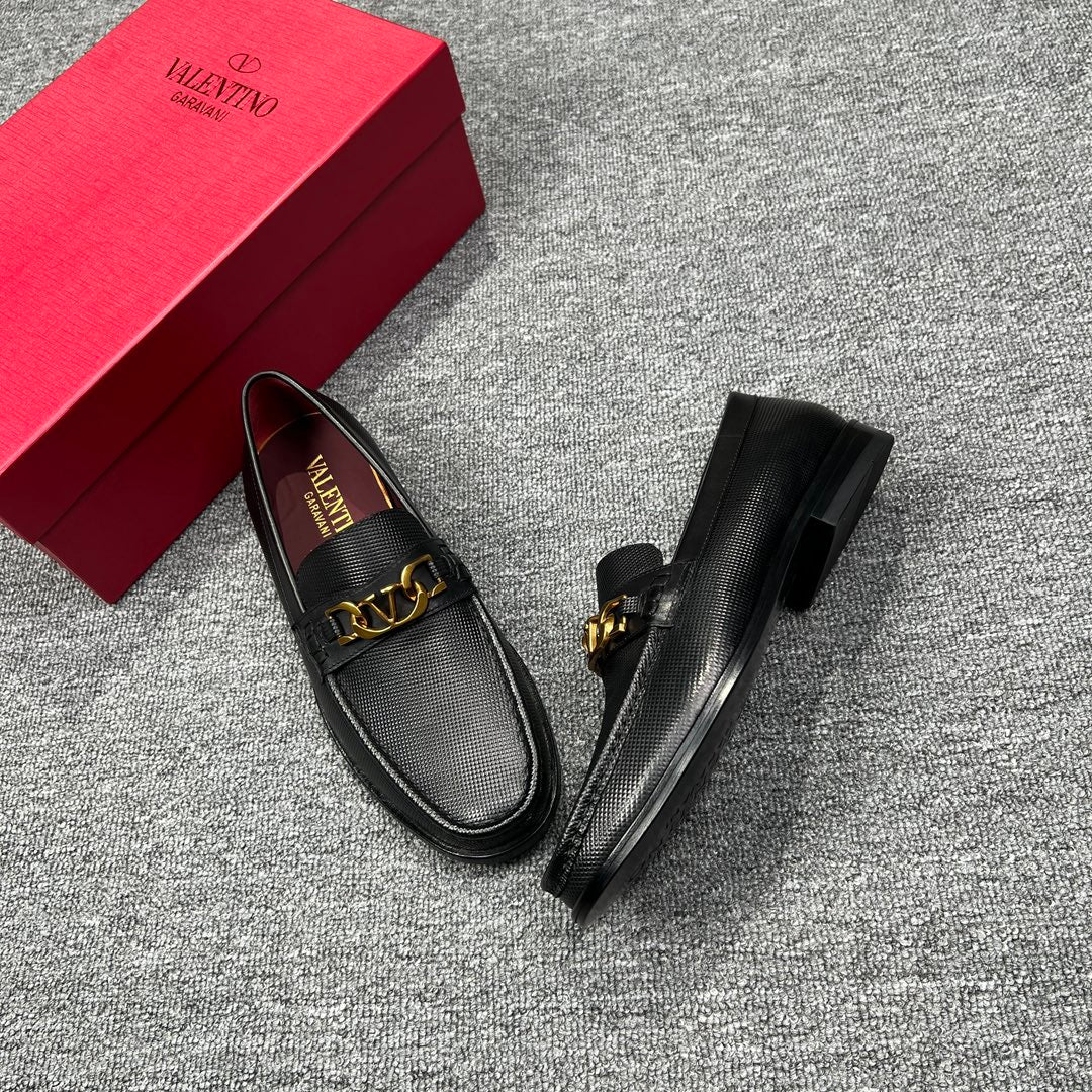 LuxluxHouse Best Quality Shoes Valentino