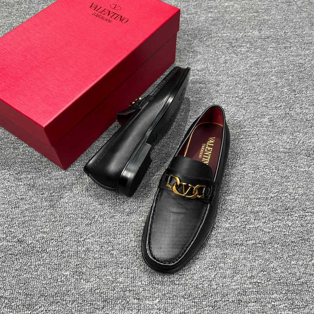 LuxluxHouse Best Quality Shoes Valentino