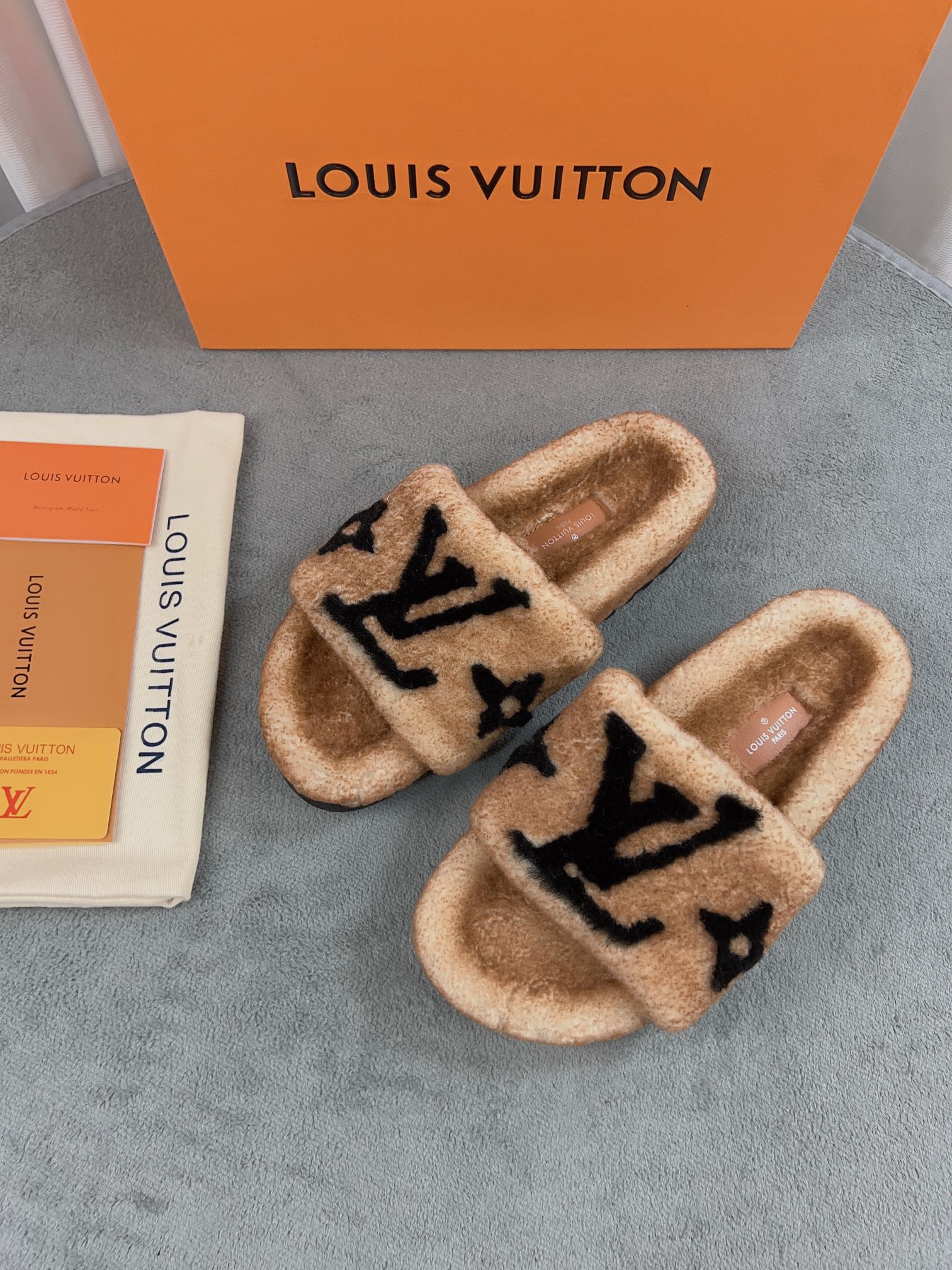 LuxluxHouse Best Quality Sandals Louis Vuitton
