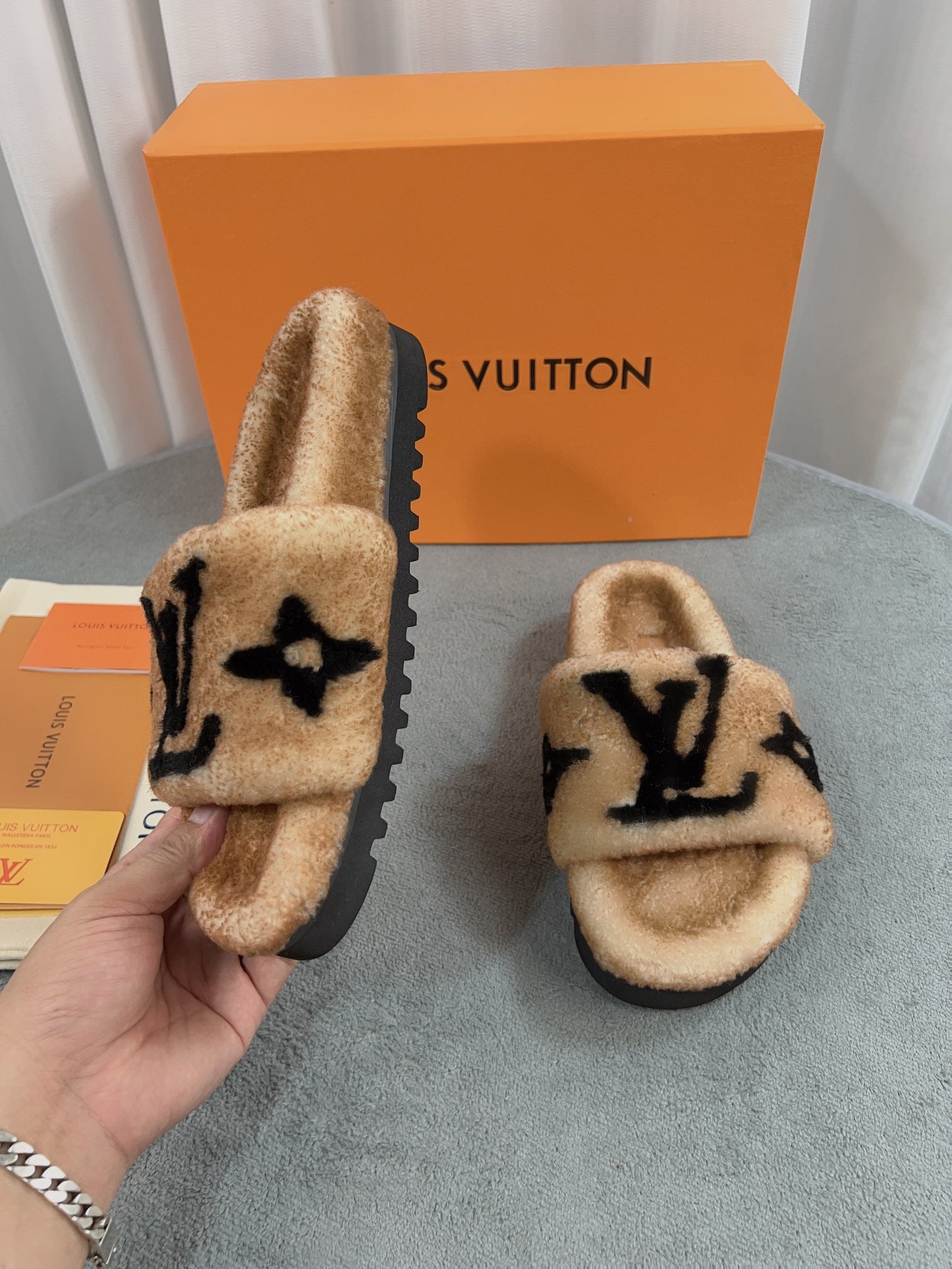 LuxluxHouse Best Quality Sandals Louis Vuitton