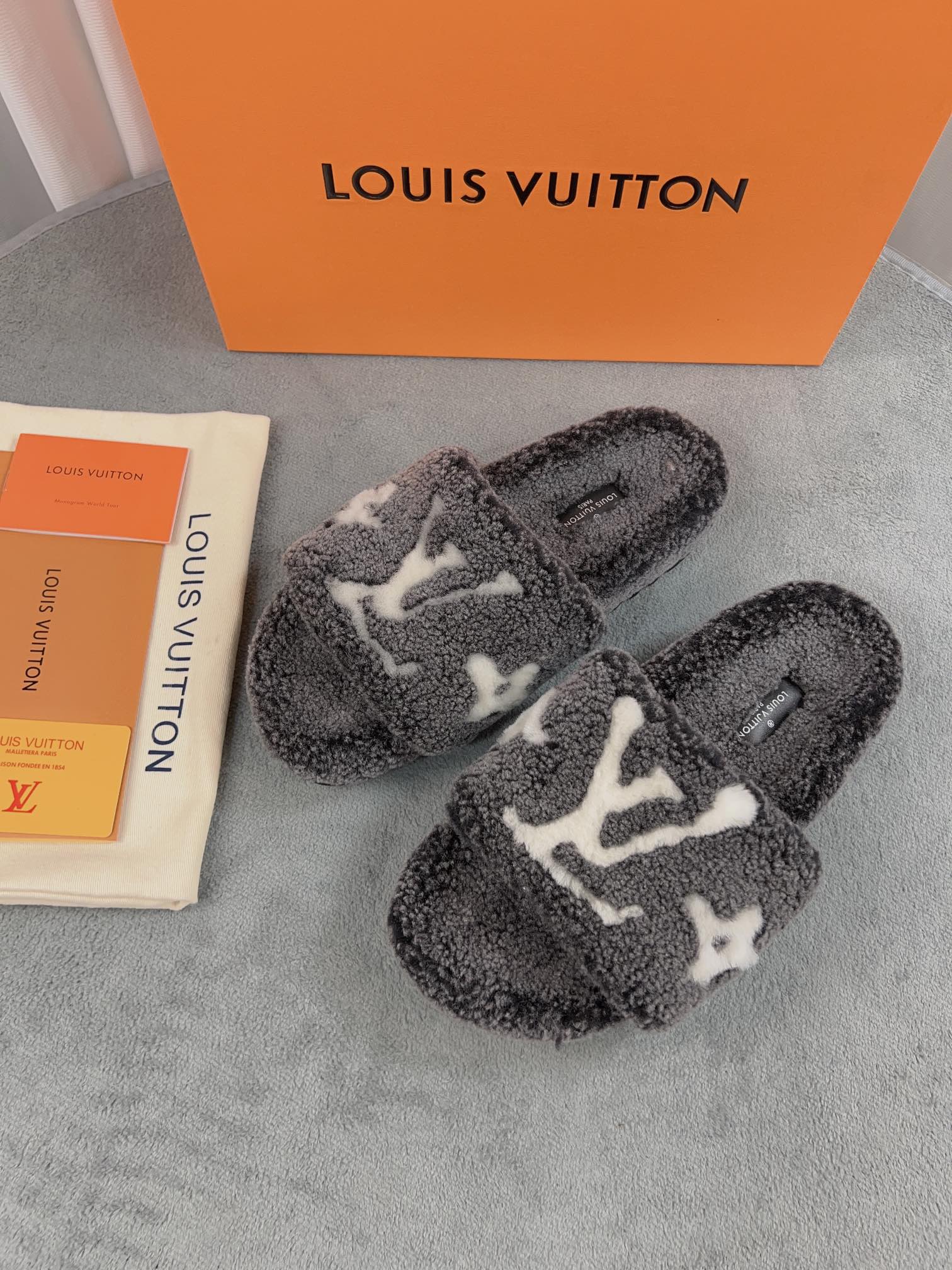 LuxluxHouse Best Quality Sandals Louis Vuitton