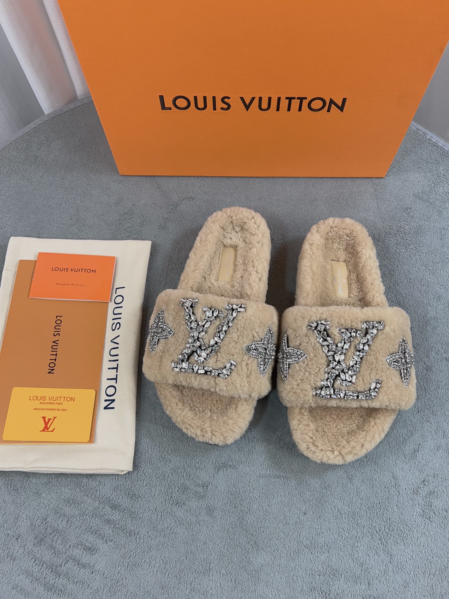 LuxluxHouse Best Quality Sandals Louis Vuitton