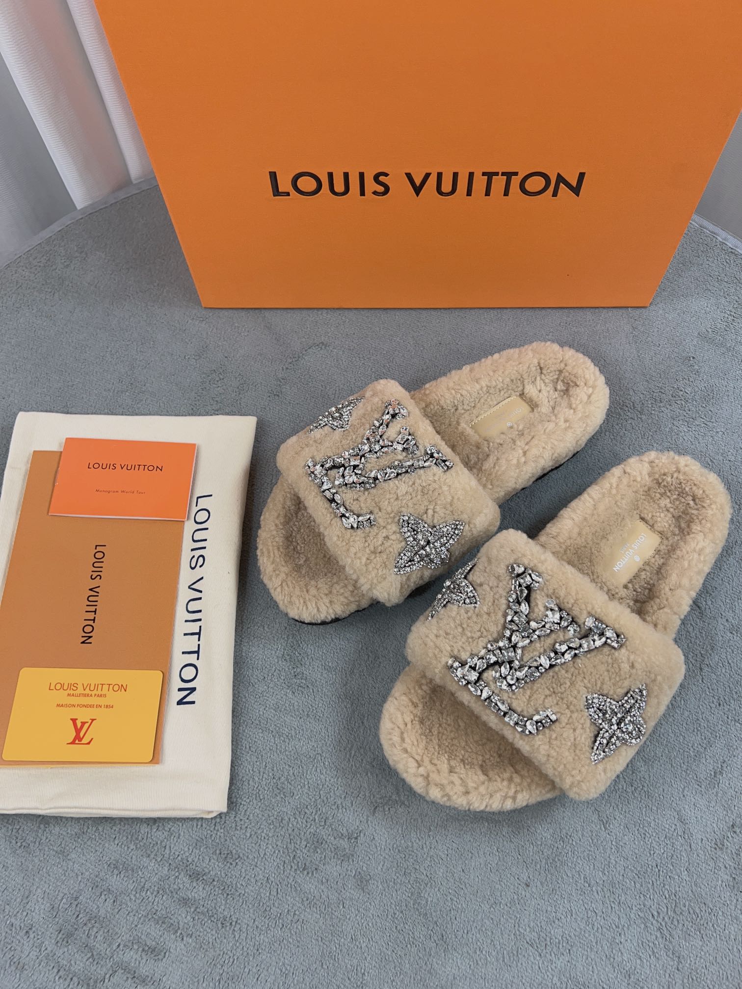 LuxluxHouse Best Quality Sandals Louis Vuitton