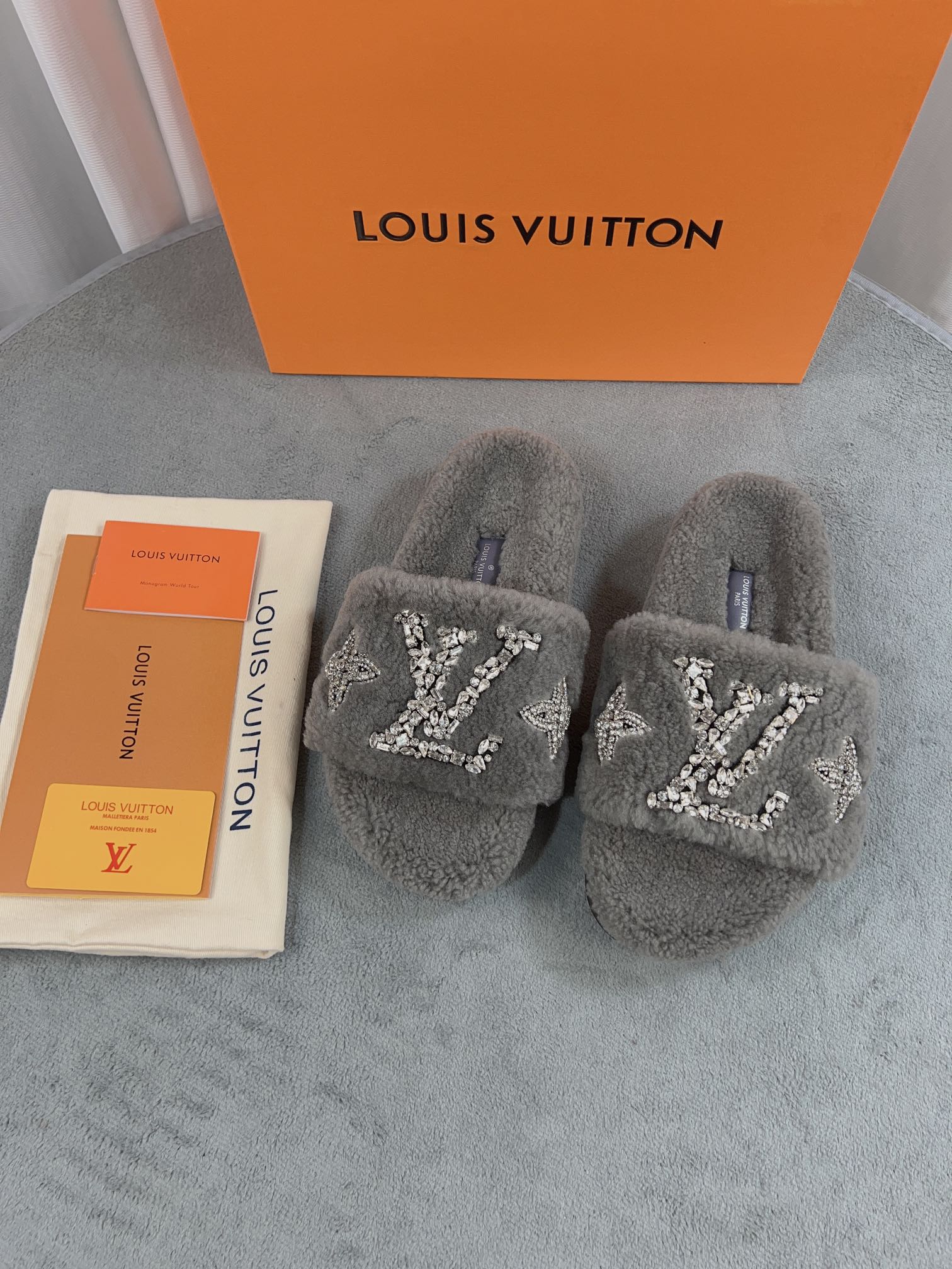 LuxluxHouse Best Quality Sandals Louis Vuitton
