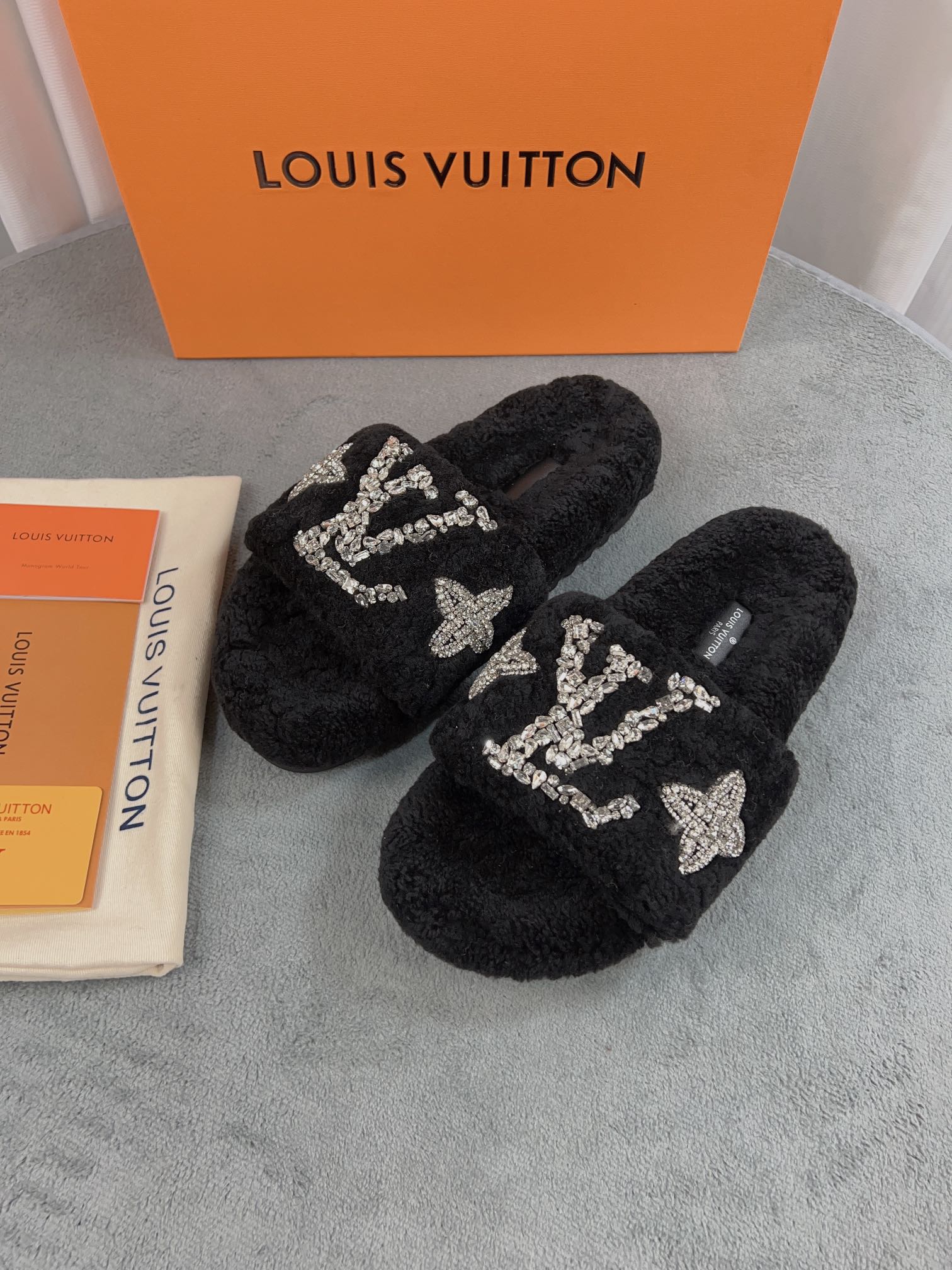 LuxluxHouse Best Quality Sandals Louis Vuitton