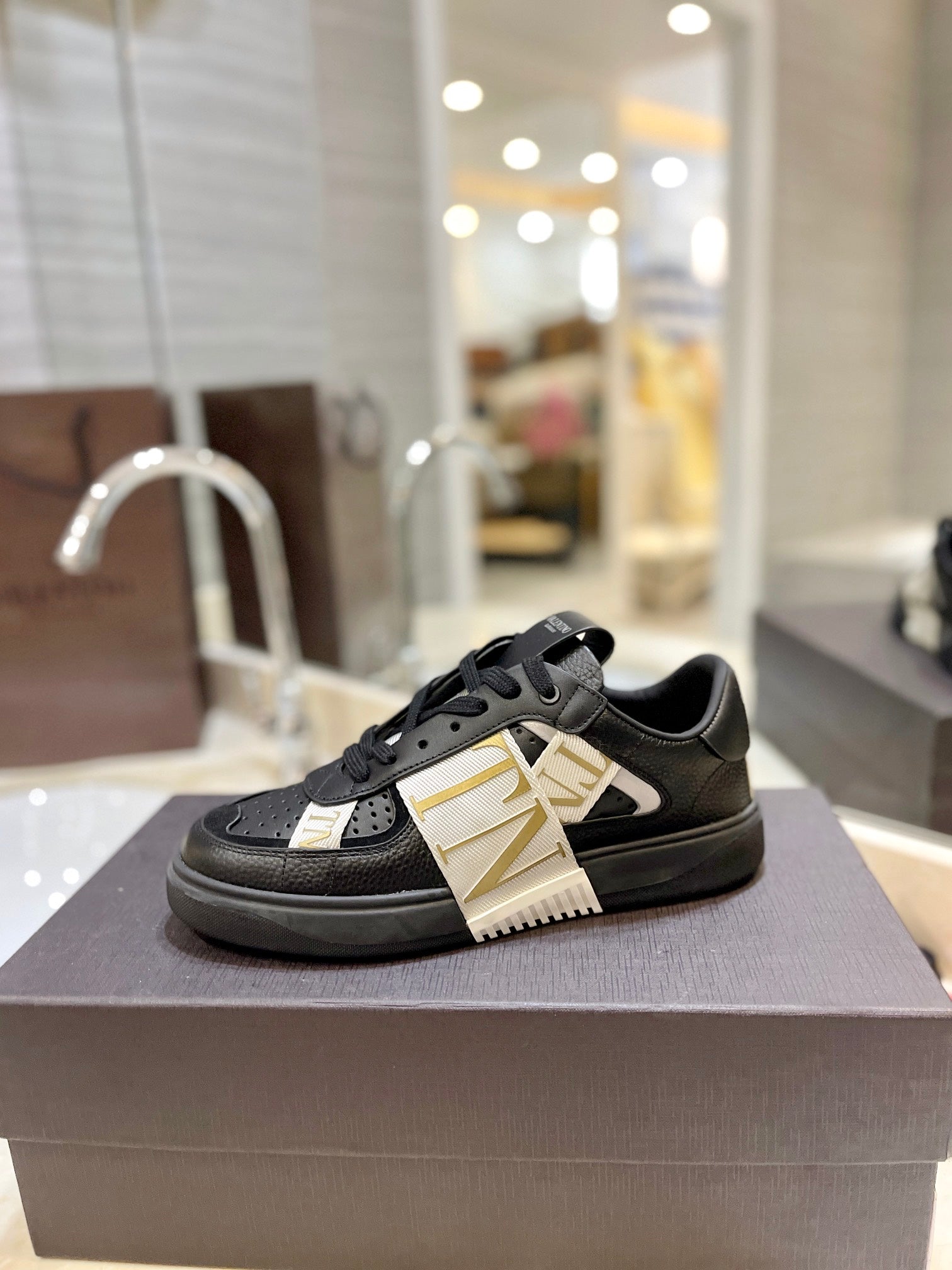 LuxluxHouse Best Quality Valentino Women Shoes
