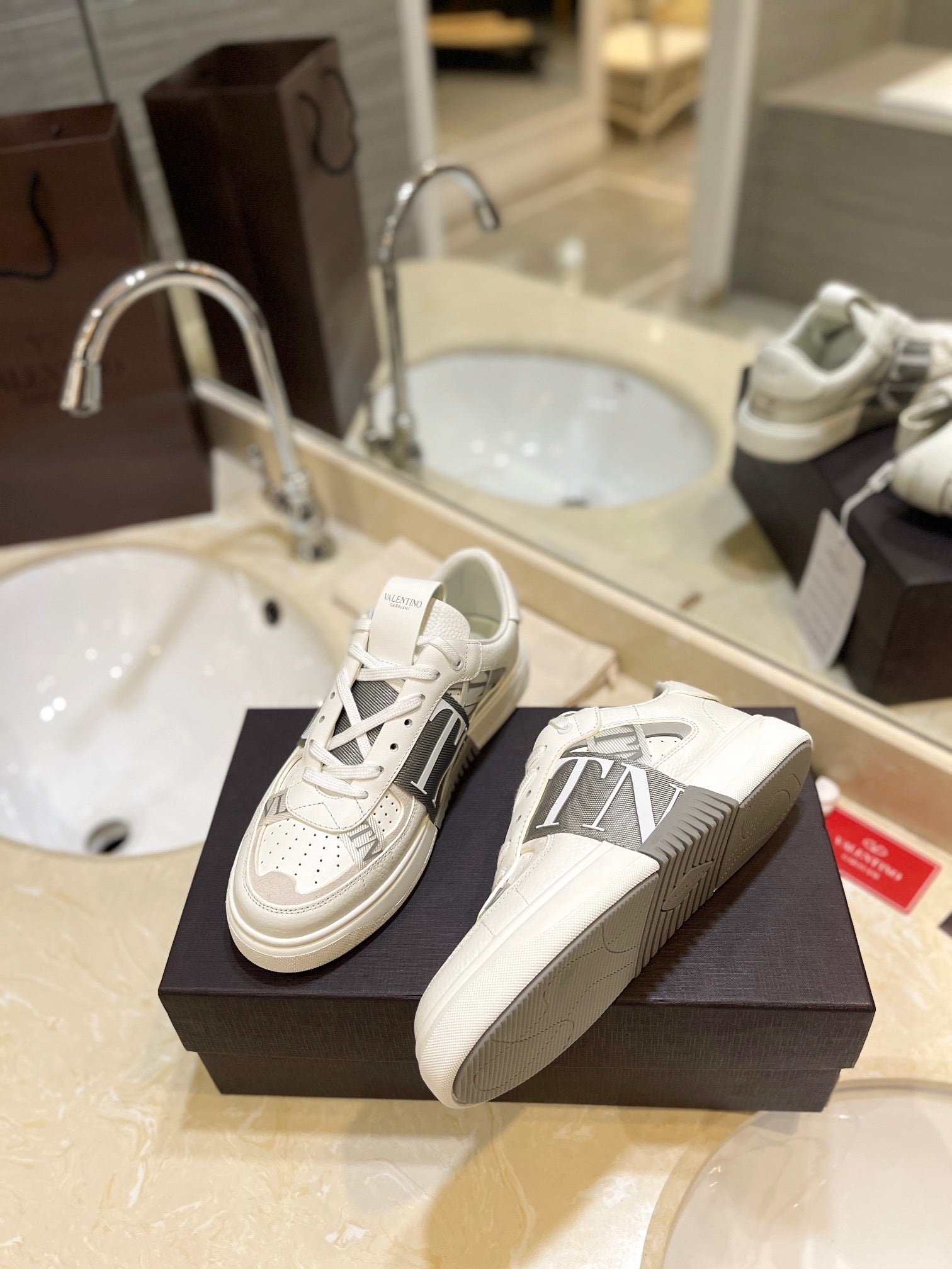 LuxluxHouse Best Quality Valentino Women Shoes