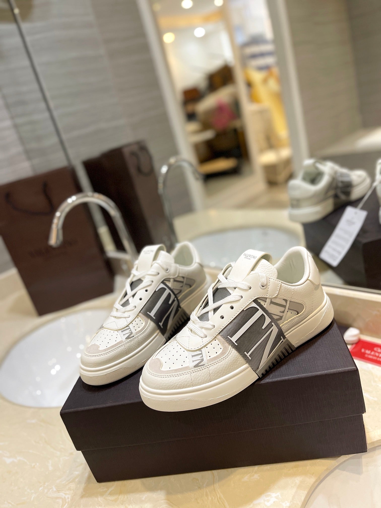 LuxluxHouse Best Quality Valentino Women Shoes