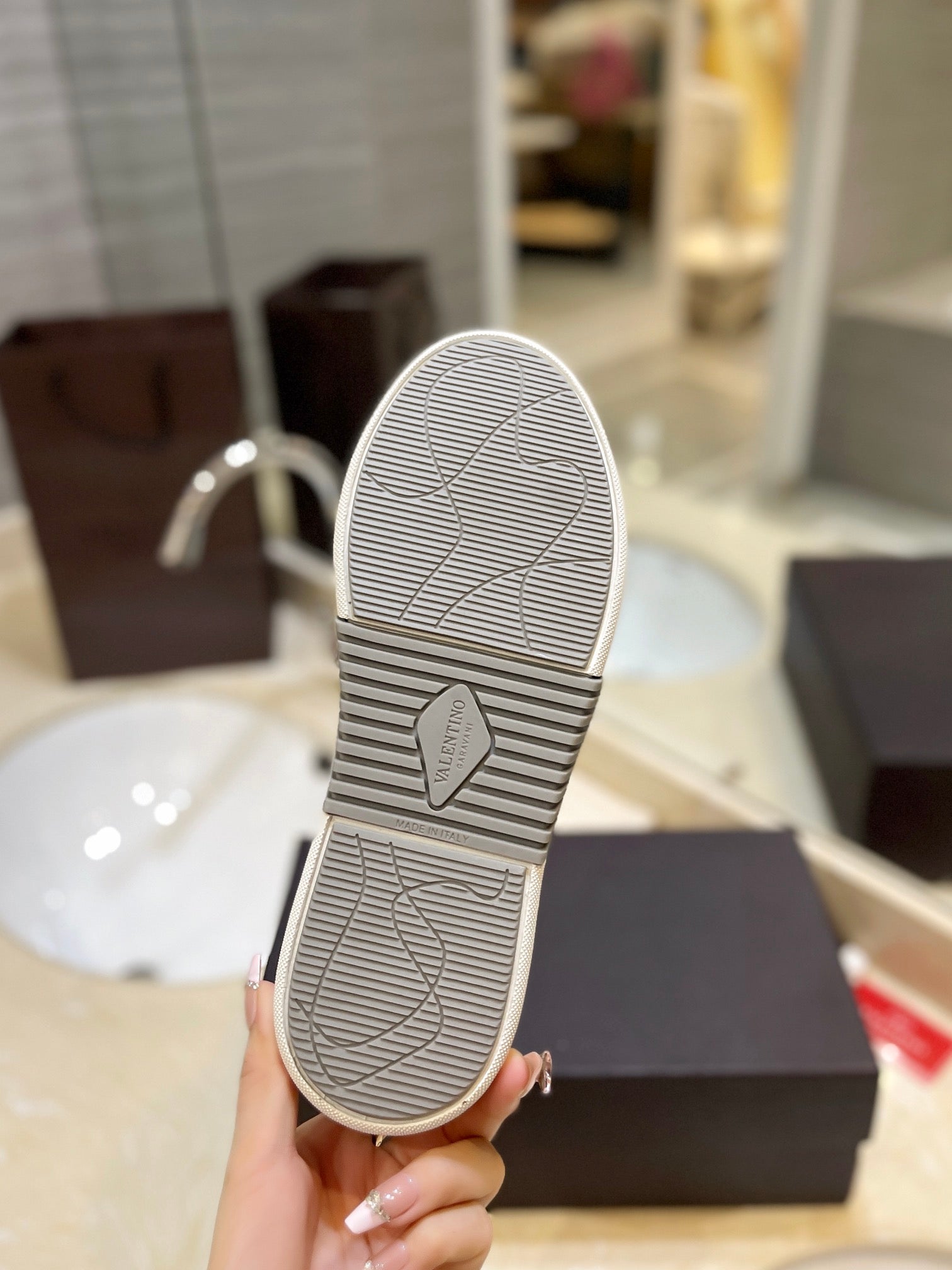 LuxluxHouse Best Quality Valentino Women Shoes
