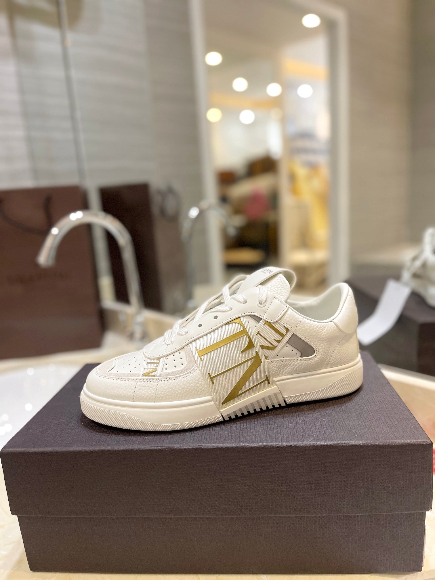 LuxluxHouse Best Quality Valentino Women Shoes
