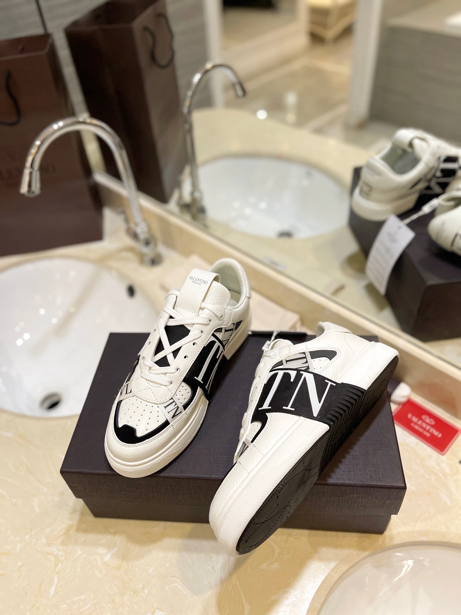 LuxluxHouse Best Quality Valentino Women Shoes
