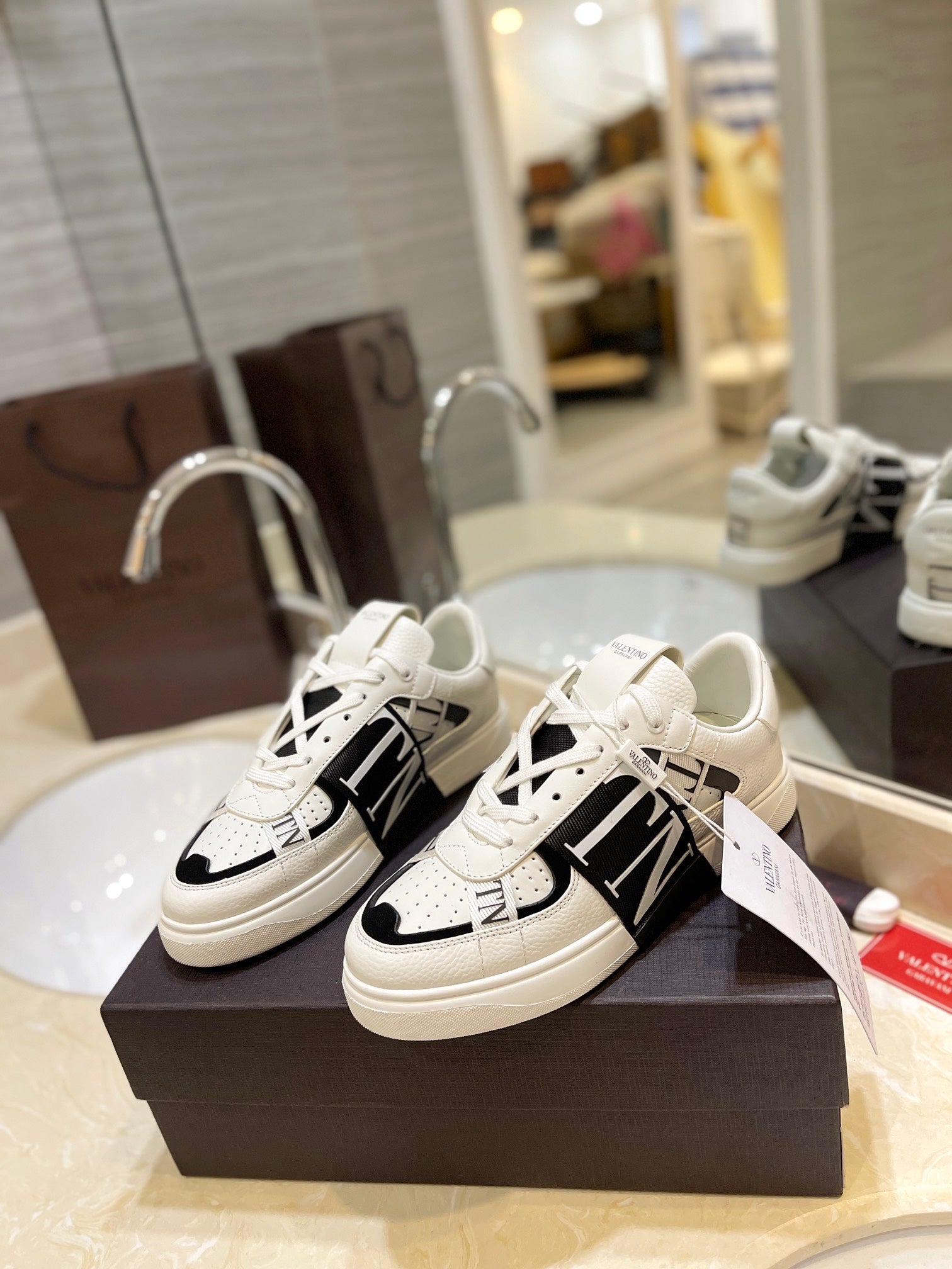 LuxluxHouse Best Quality Valentino Women Shoes