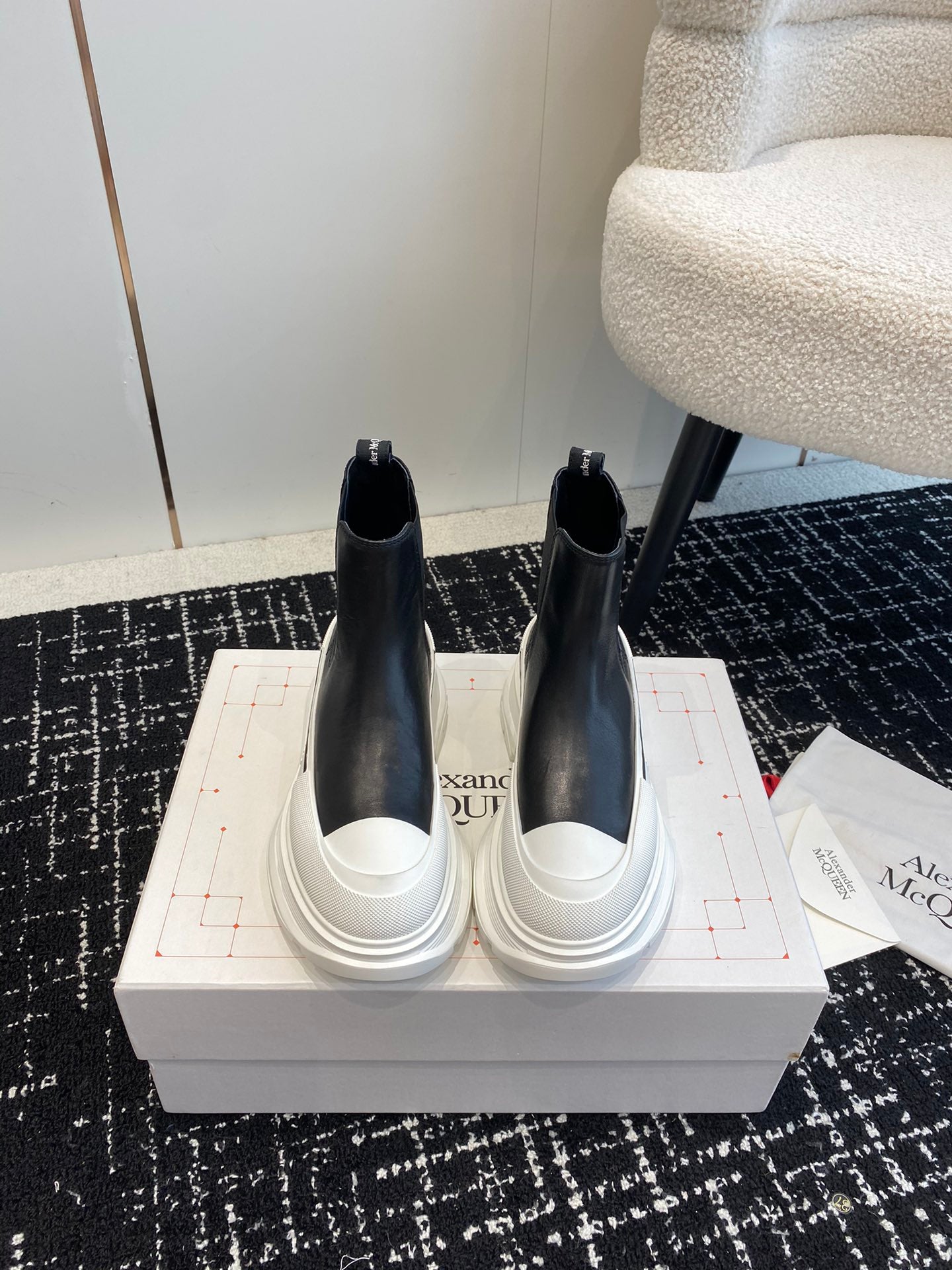 LuxluxHouse Best Quality Shoes Alexander McQueen