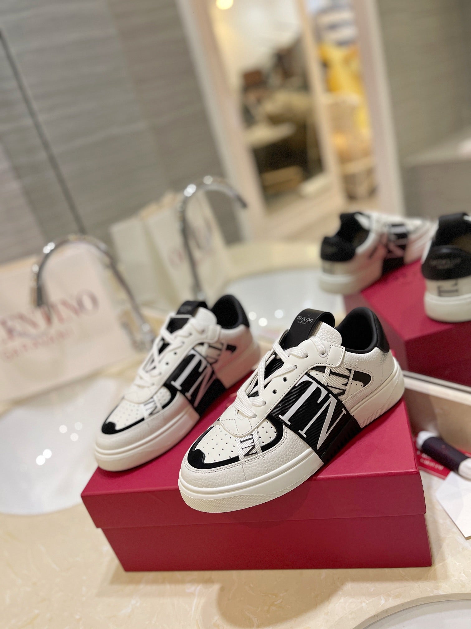 LuxluxHouse Best Quality Valentino Women Shoes