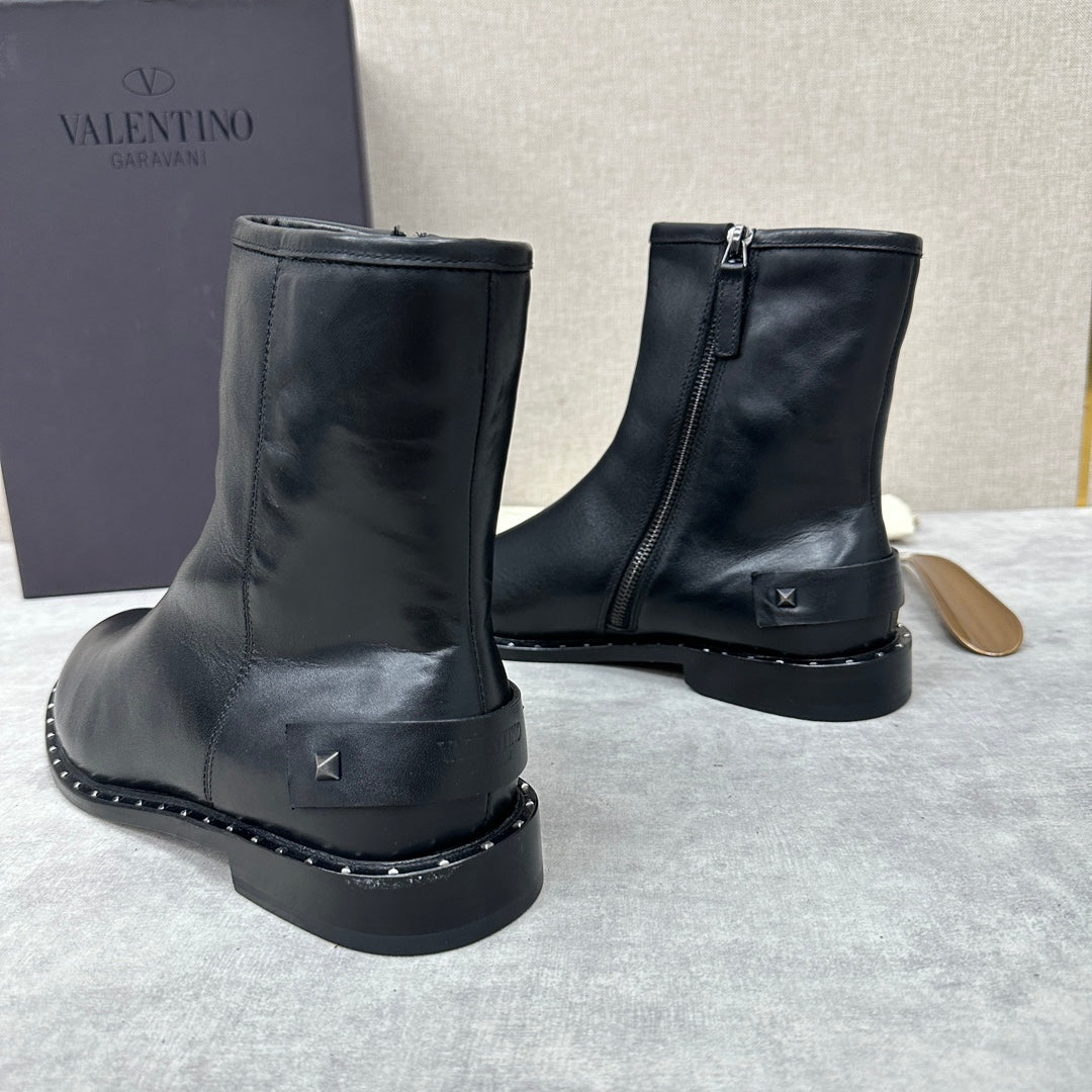 LuxluxHouse Best Quality Shoes Valentino