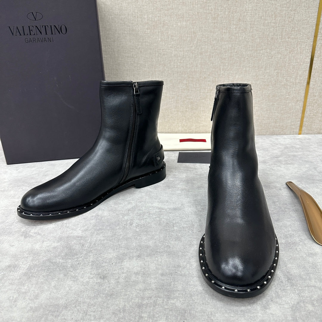 LuxluxHouse Best Quality Shoes Valentino