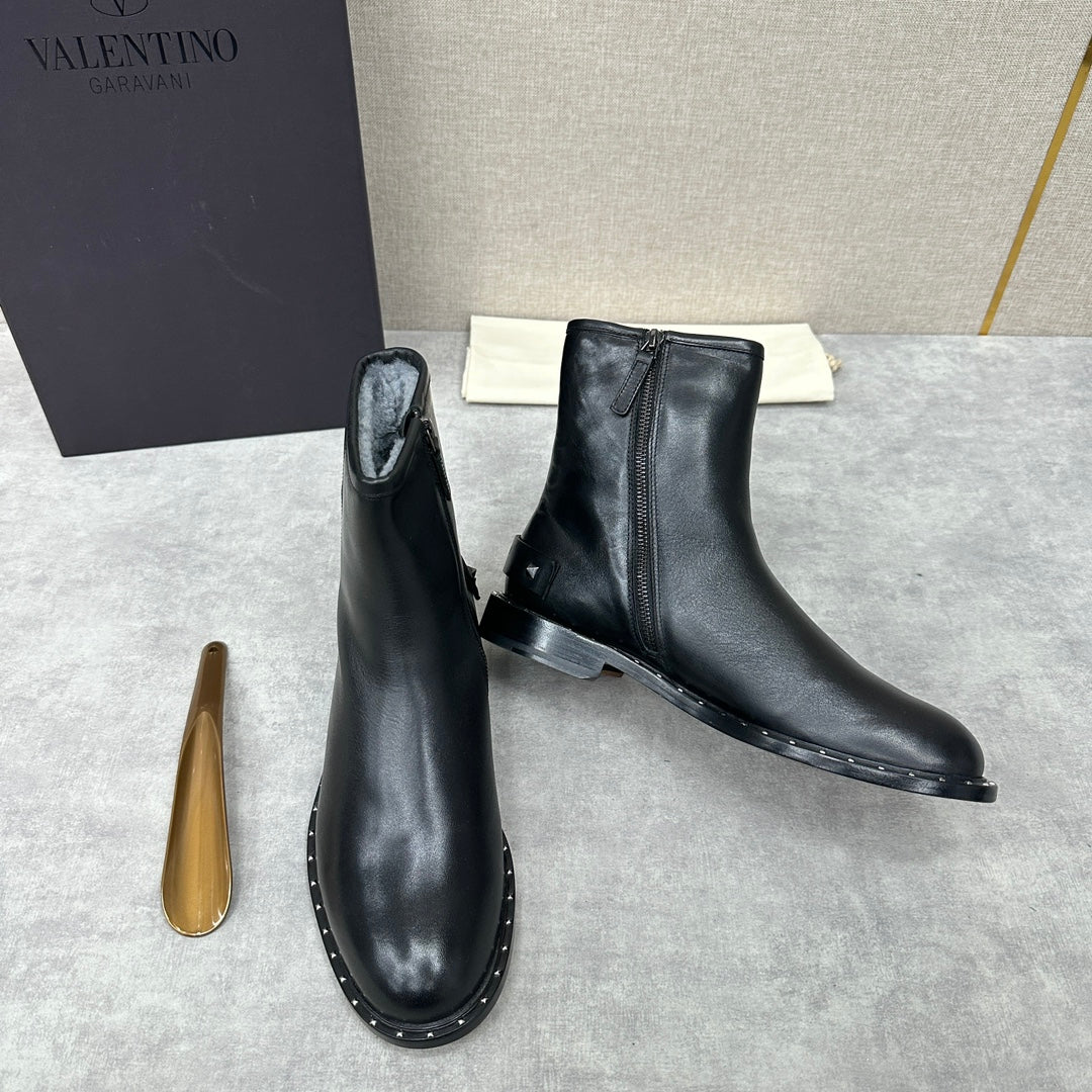 LuxluxHouse Best Quality Shoes Valentino