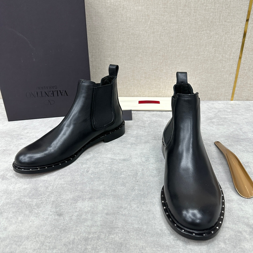 LuxluxHouse Best Quality Shoes Valentino