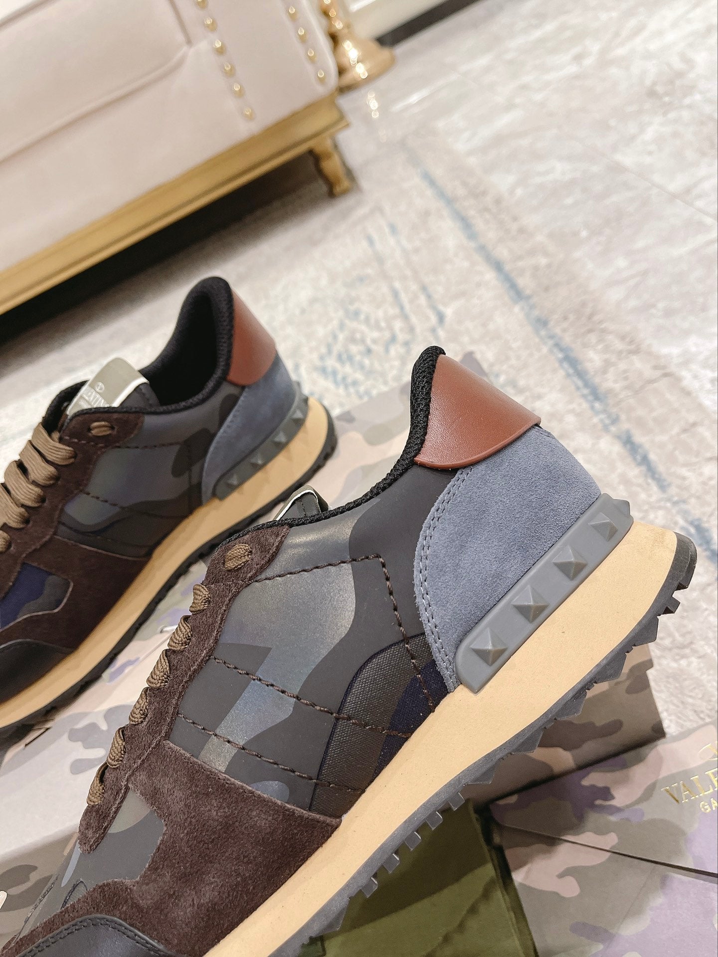 LuxluxHouse Best Quality Shoes Valentino