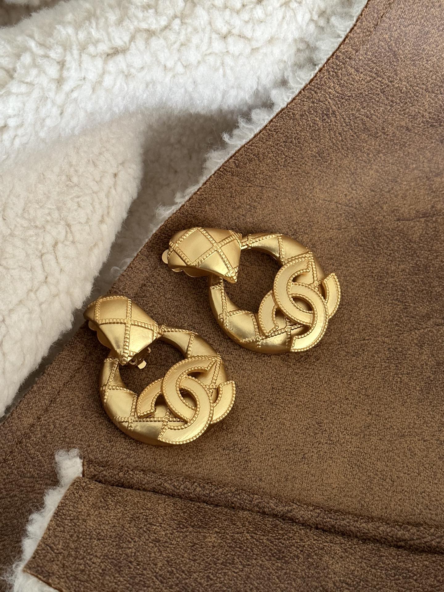 LuxluxHouse Low Price And High Quality Accessories Chanel