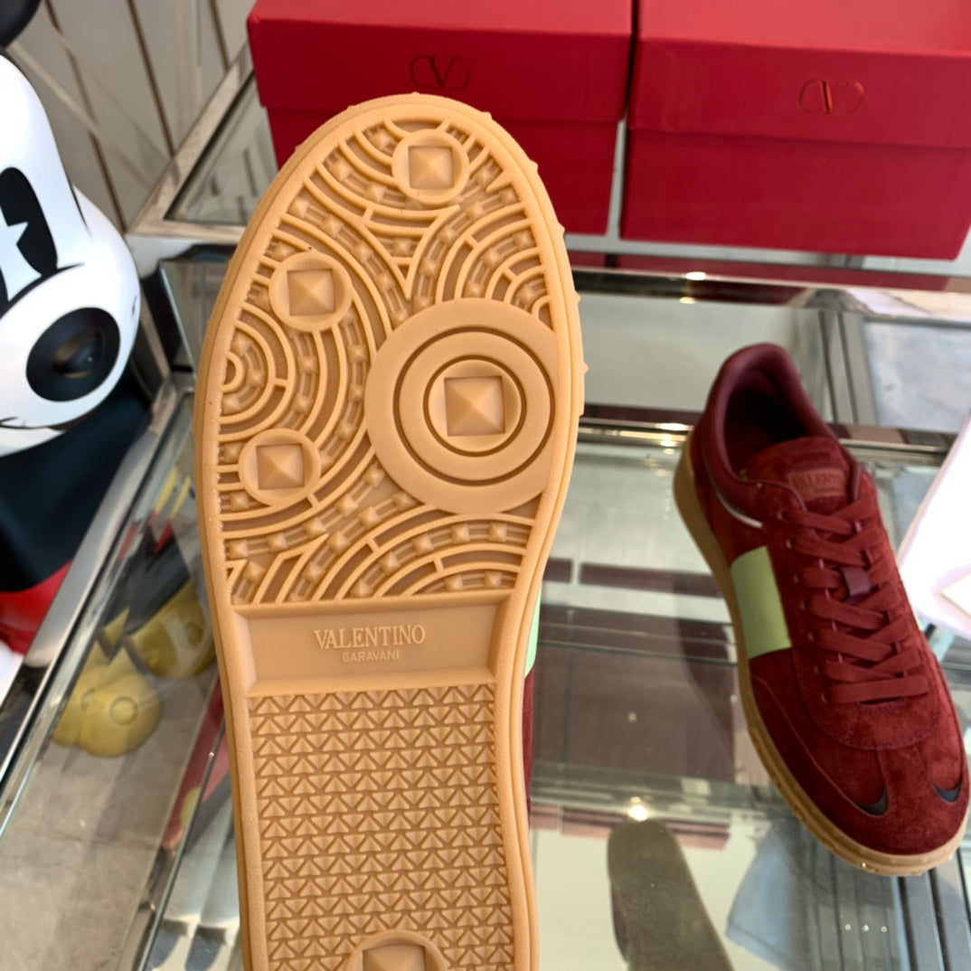 LuxluxHouse Best Quality Shoes Valentino
