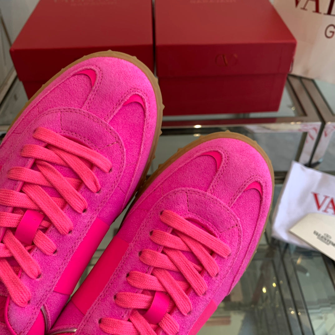 LuxluxHouse Best Quality Shoes Valentino