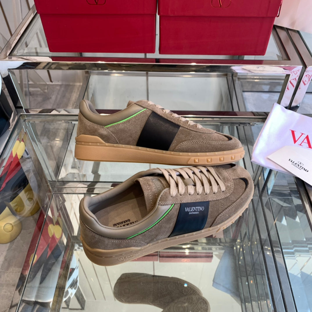 LuxluxHouse Best Quality Shoes Valentino